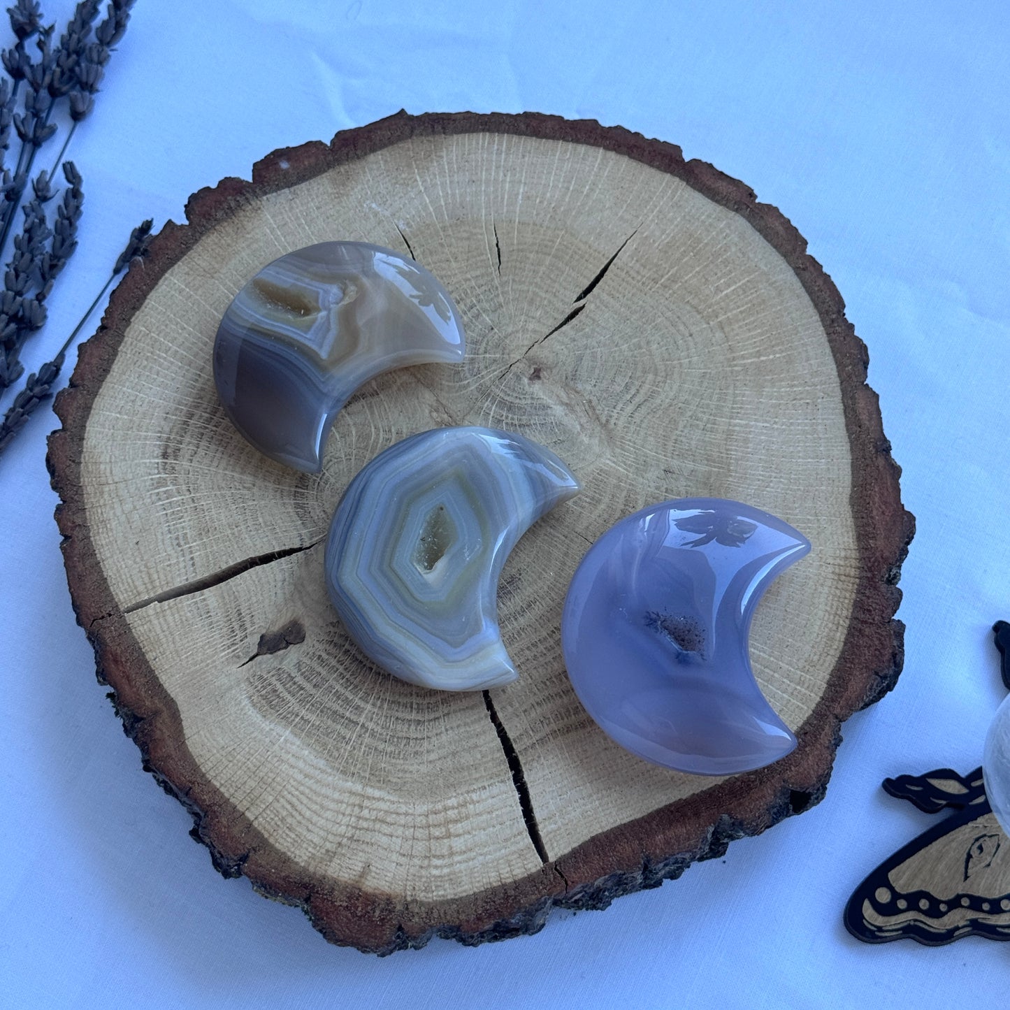 "Achat" Mond Carving